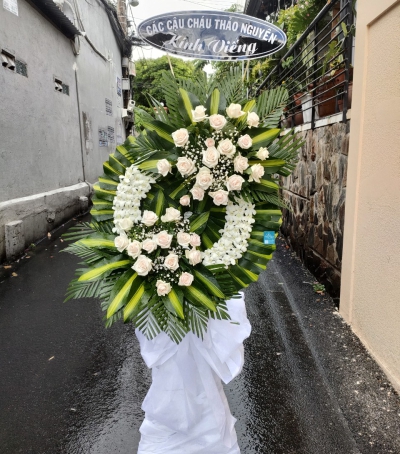 Kệ Hoa Tươi Chia Buồn - Vòng Hoa Đẹp HCB-0002