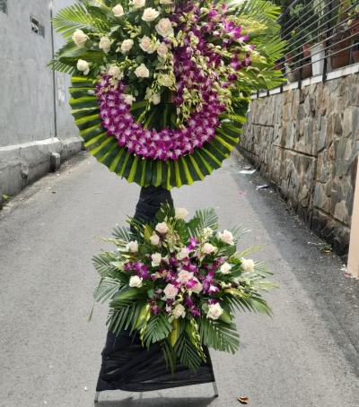 Hoa Tươi Chia Buồn -  Kệ Hoa Đẹp HCB-0003 