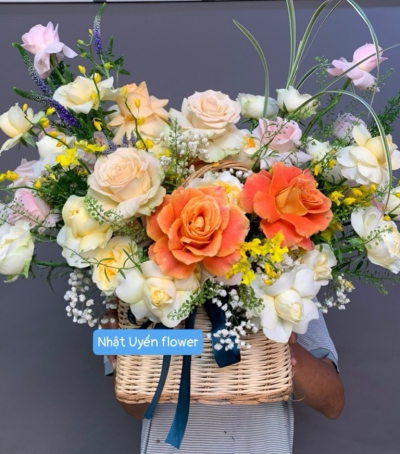 Giỏ Hoa Tươi Chúc Mừng - 02