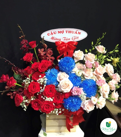 Giỏ Hoa Tươi - Hoa Chúc Mừng HHH-0051