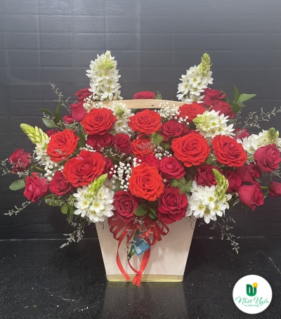 Giỏ Hoa Hồng - Hoa Tươi Chúc Mừng HCM-0008