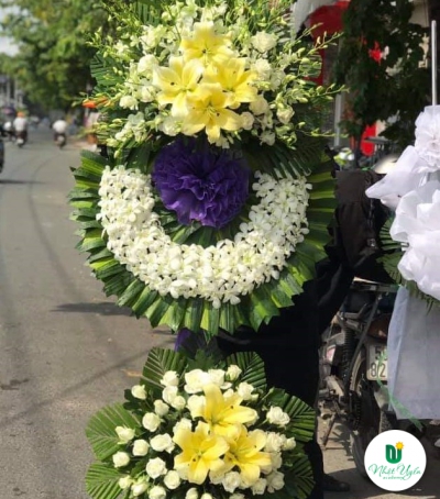 Hoa Tươi Chia Buồn - Kệ Hoa Đẹp HCB-1240