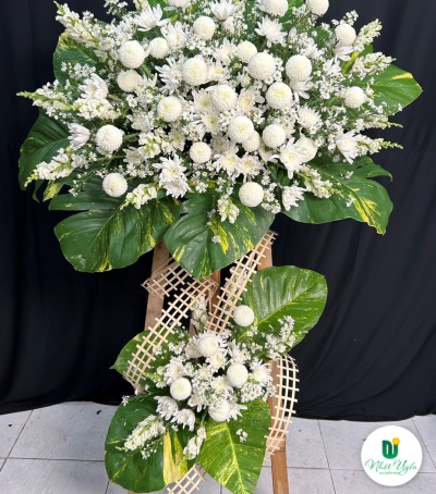 KỆ HOA TƯƠI CHIA BUỒN - HOA C0S03