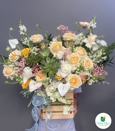 Giỏ Hoa Tươi Chúc Mừng  - 012