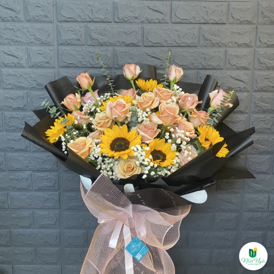 Bó Hoa Chúc Mừng HCM-0005
