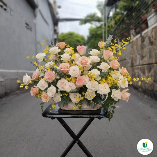 Giỏ Hoa Hồng Chúc Mừng HCM-0011