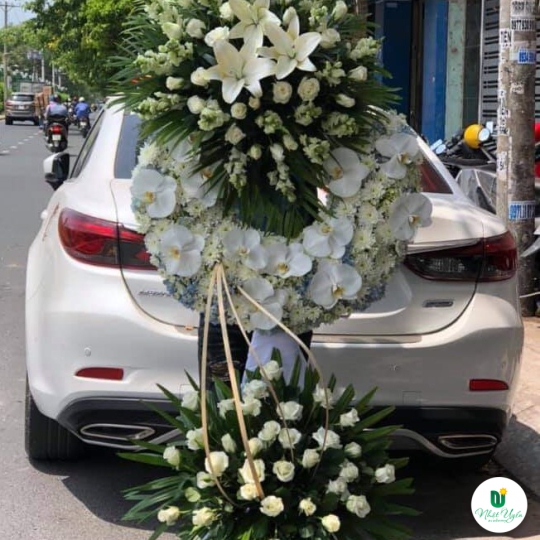 Hoa Tươi Chia Buồn - Kệ Hoa Đẹp HCB-1115