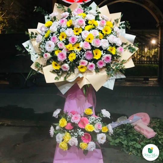 Kệ Hoa Tươi Chúc Mừng - Hoa Tươi Đẹp KHT-0007