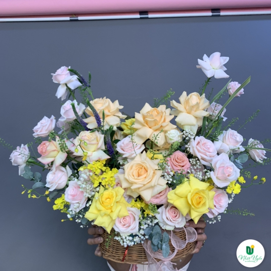 Giỏ Hoa Tươi Chúc Mừng - 01