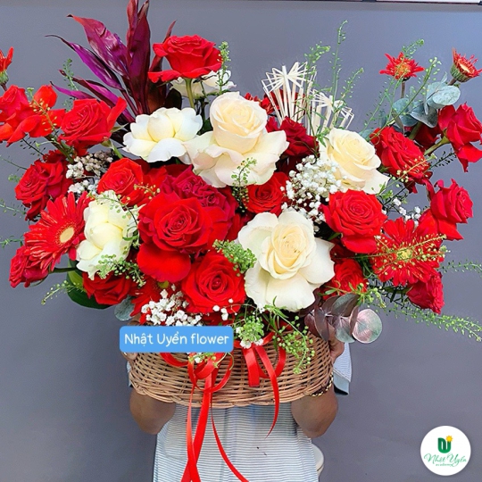 Giỏ Hoa Tươi Chúc Mừng - 03
