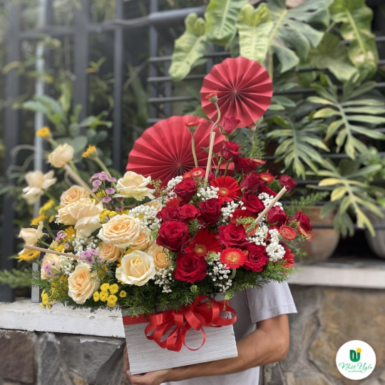 Giỏ Hoa Tươi Chúc Mừng - 010