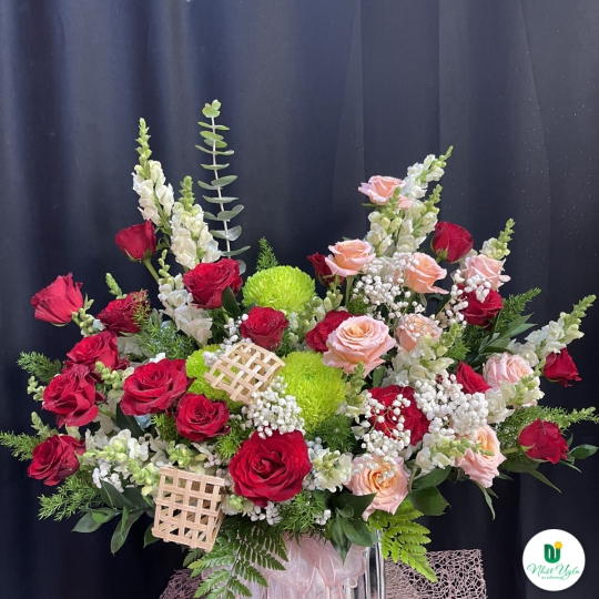 Giỏ Hoa Tươi Chúc Mừng  - 011